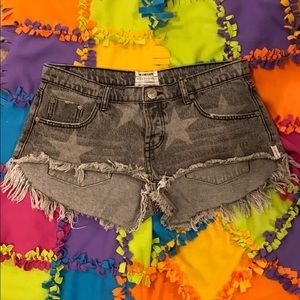 Grey One Teaspoon shorts with light grey stars.